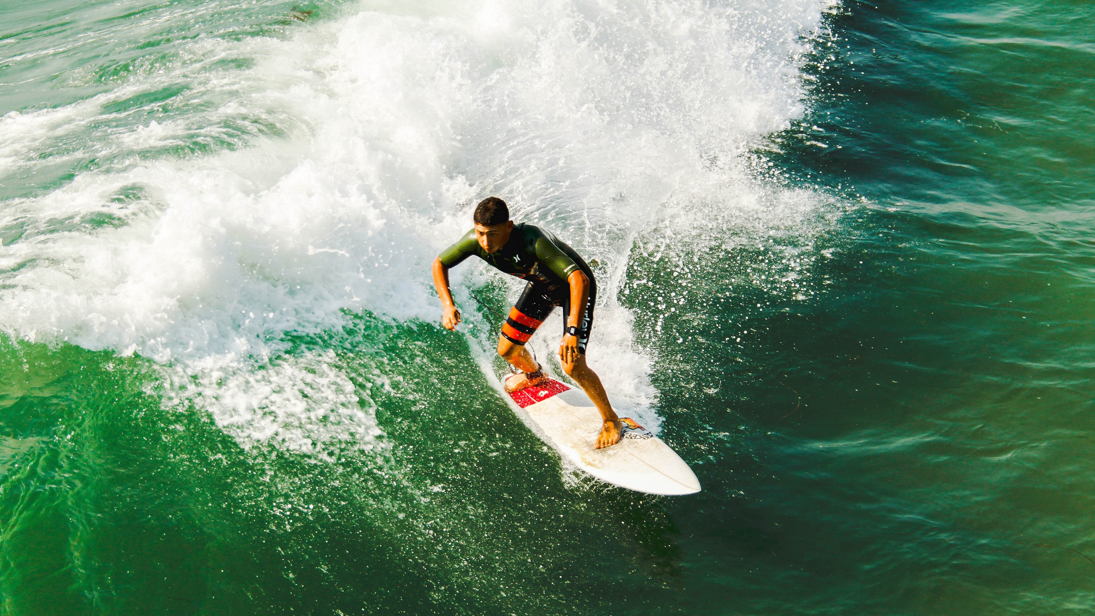 多支球队进入冲刺阶段比赛强度与对抗性显著增强，一个比赛中有冲破队突破队,你怎么选择