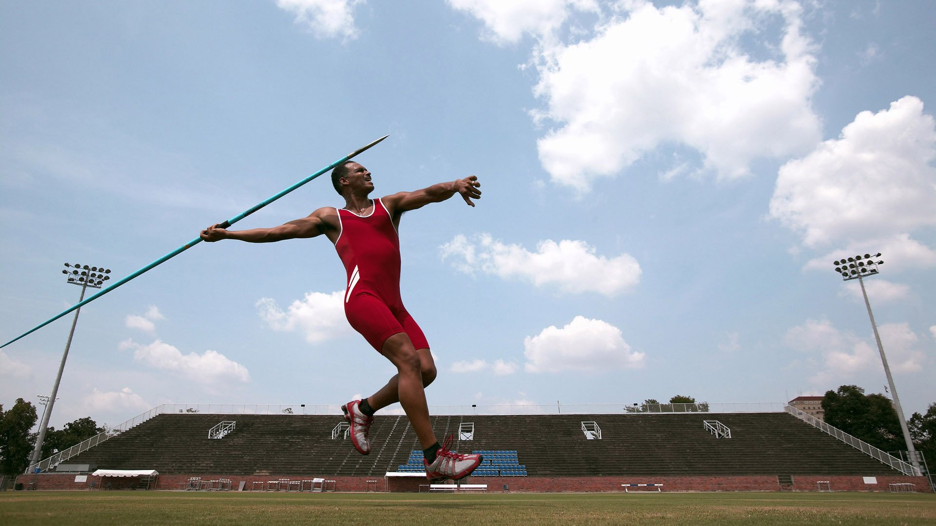 开云体育视频直播-马刺内线球员提升策应能力参与进攻组织，马刺进攻战术